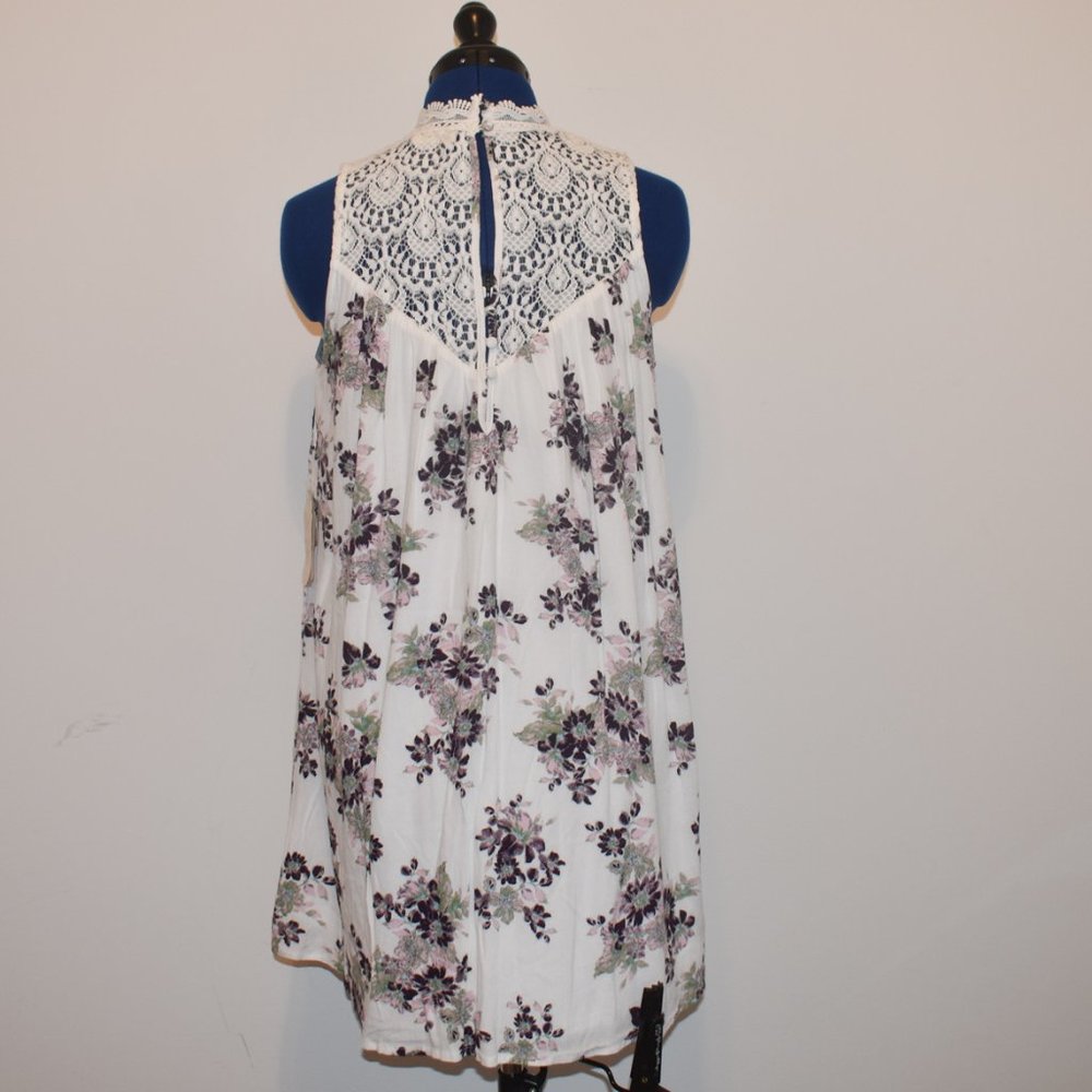 Alter'd State Small Floral Dress with Lace - Picture 8 of 8